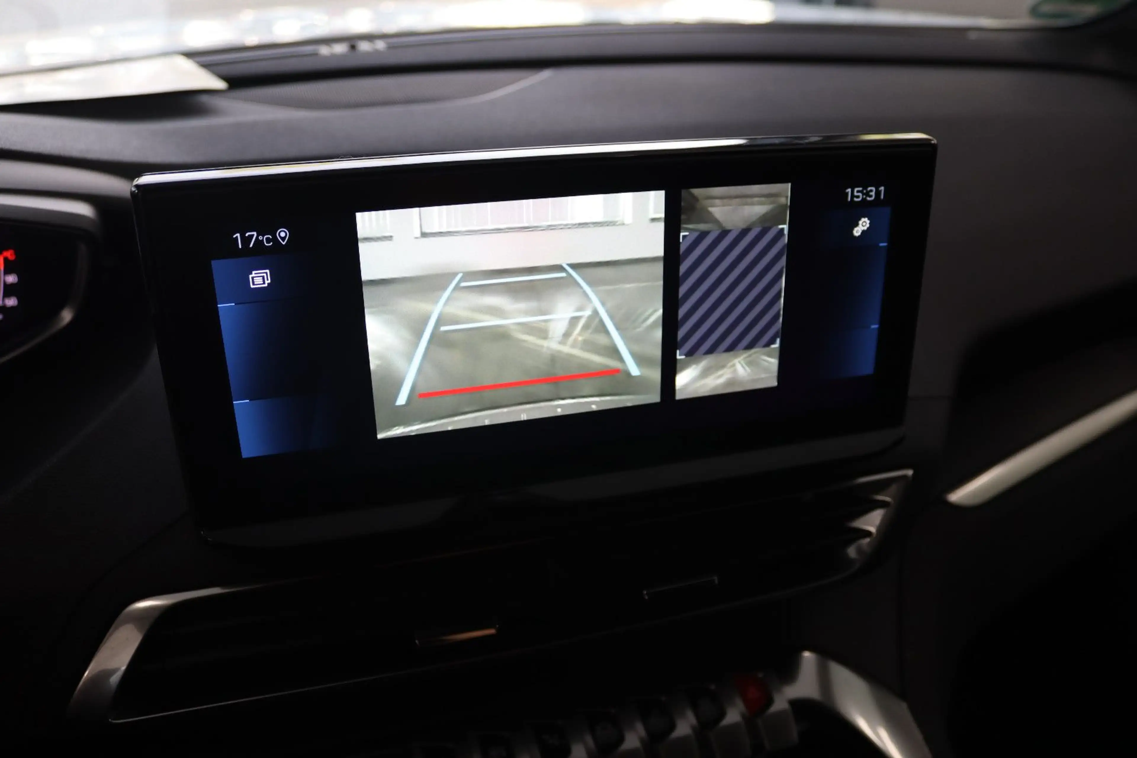 Peugeot 5008 Hybrid 136 Allure Pack *1.HAND + 7-SITZER* — photo 13
