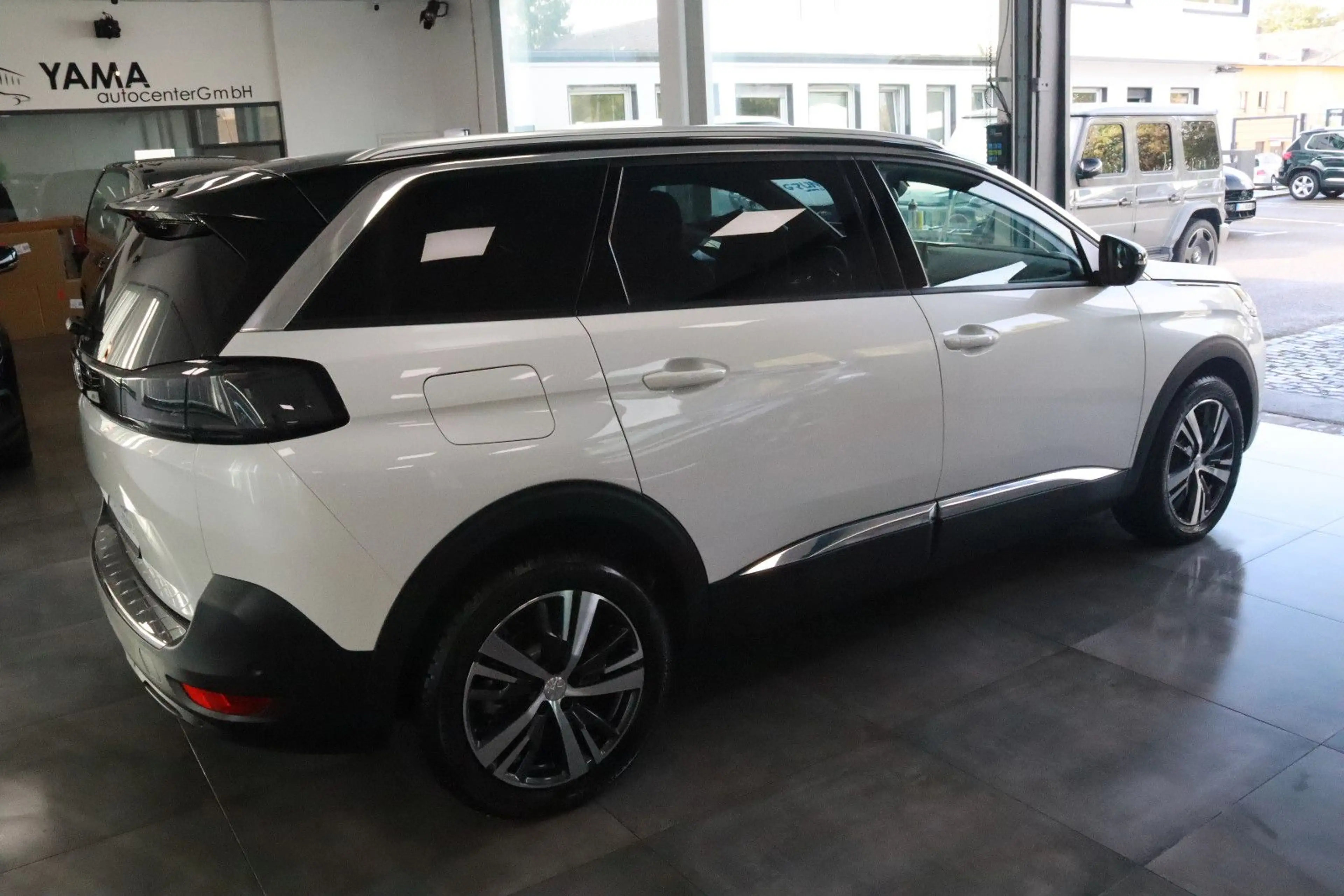 Peugeot 5008 Hybrid 136 Allure Pack *1.HAND + 7-SITZER* — photo 3