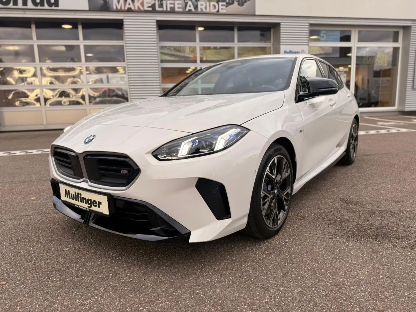 BMW 135 M xDr.Kamera Widescreen KomfZ.Ad-Fahrw.Ha/Ka Weiß - 2