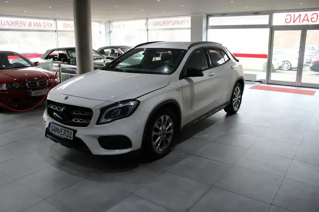 Mercedes-Benz GLA 200 AMG-SPORTPAKET EDITION NIGHT EURO 6