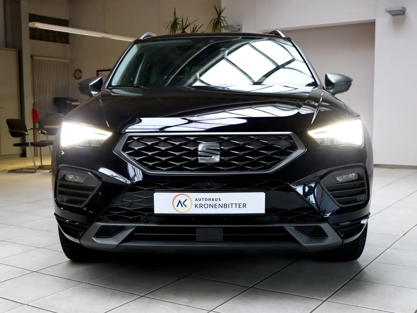 SEAT Ateca 1.5 TSI FR DSG 150PS-Navi LED Panodach AHK Kamera Schwarz - 2