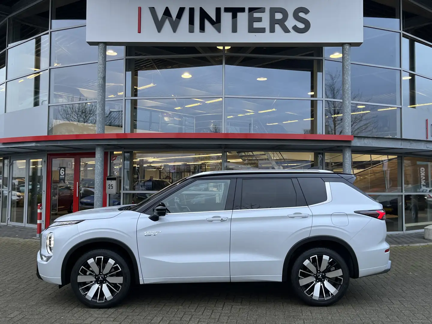 Mitsubishi Outlander 2.4 PHEV Instyle NIEUW MODEL | FULL OPTIONS leveri Weiß - 2