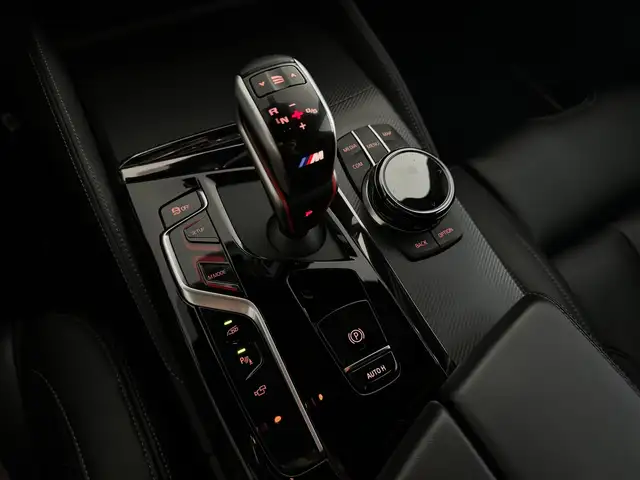 BMW M5 view 8