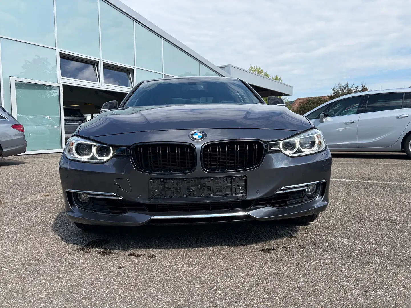 BMW 328 328 i xDrive M-Packet*HU NEU*1.Hand*Leder Braun* Grau - 2