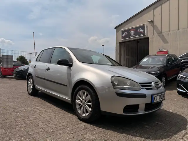 Volkswagen Golf view 3