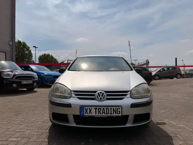 Volkswagen Golf view 2