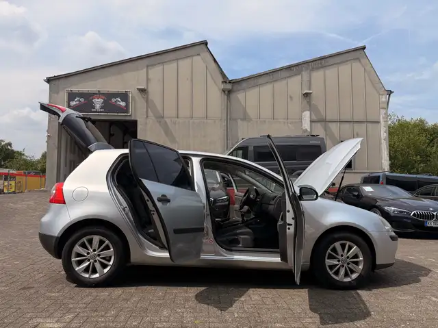 Volkswagen Golf view 13