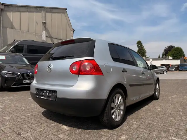 Volkswagen Golf view 5
