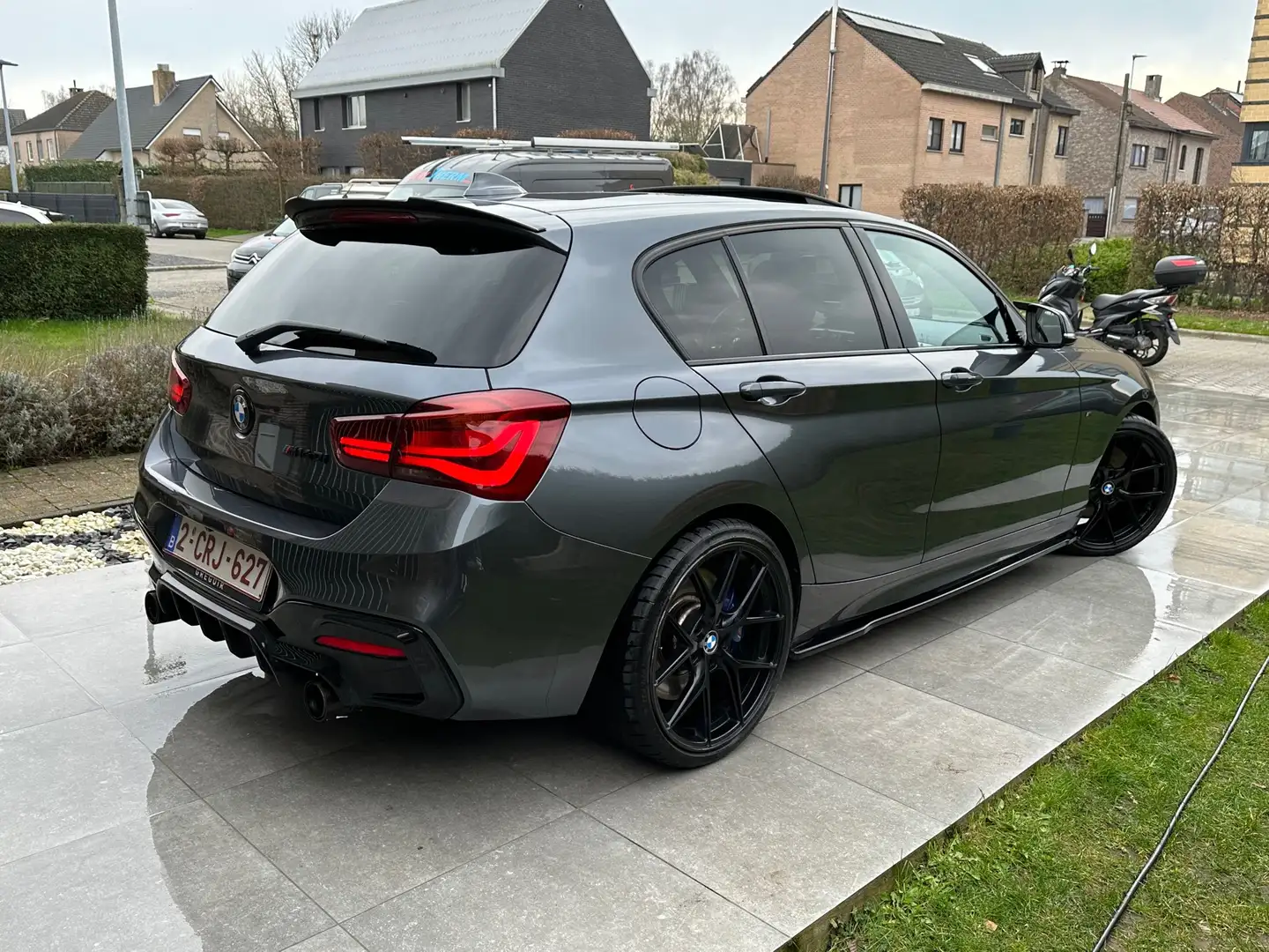 BMW 140 M140i Aut. Special Edition siva - 2