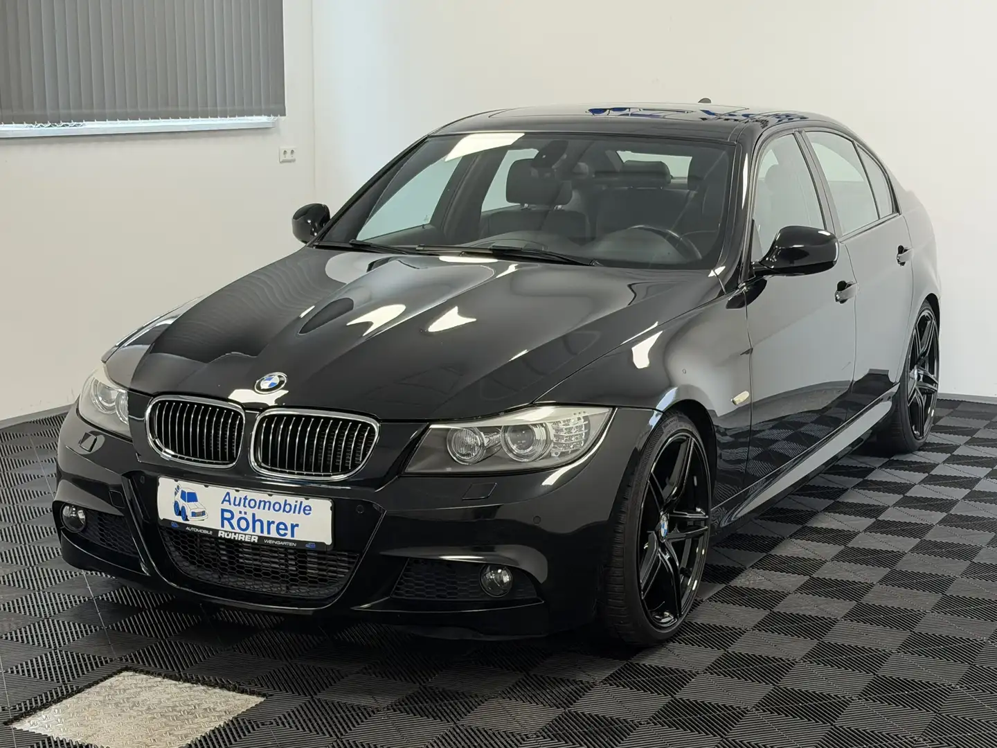 BMW 318 d Aut. M-Sportpaket Bi-Xenon Schiebedach Negro - 2
