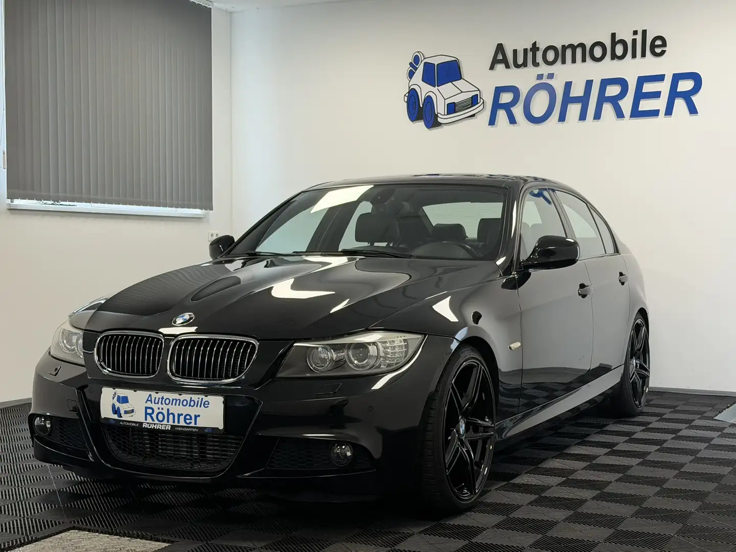 BMW 318 d Aut. M-Sportpaket Bi-Xenon Schiebedach Negro - 1