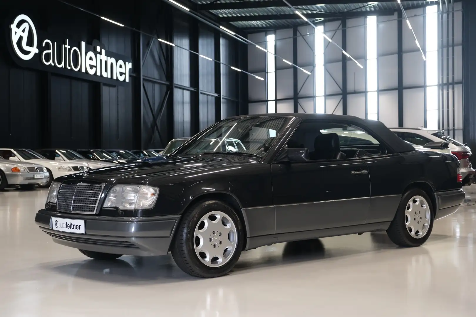 Mercedes-Benz E 220 E220 Cabriolet A124 origineel 72.048 km Zwart - 1