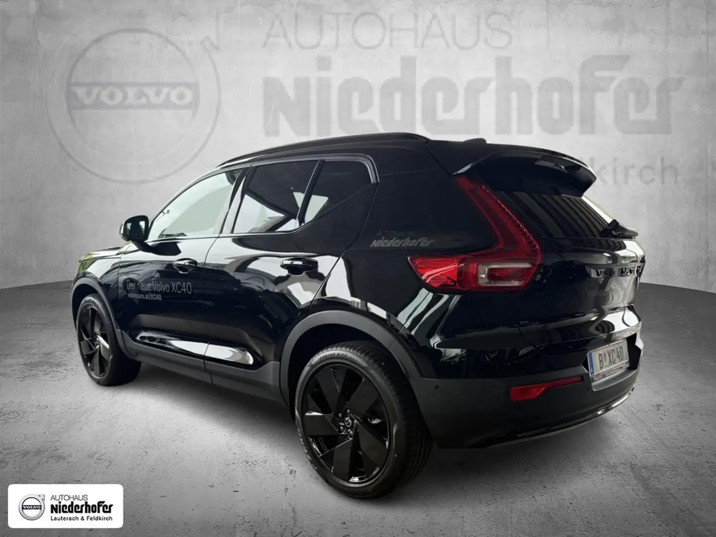 Volvo XC40 B3 Ultra Black Edition Aut. Schwarz - 2