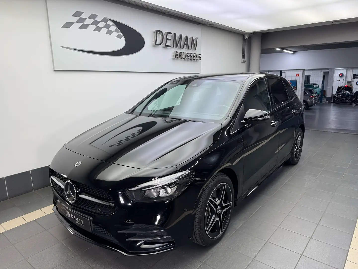 Mercedes-Benz B 250 e PHEV AMG Line - Pack Night - PlugIn Hybrid Noir - 1