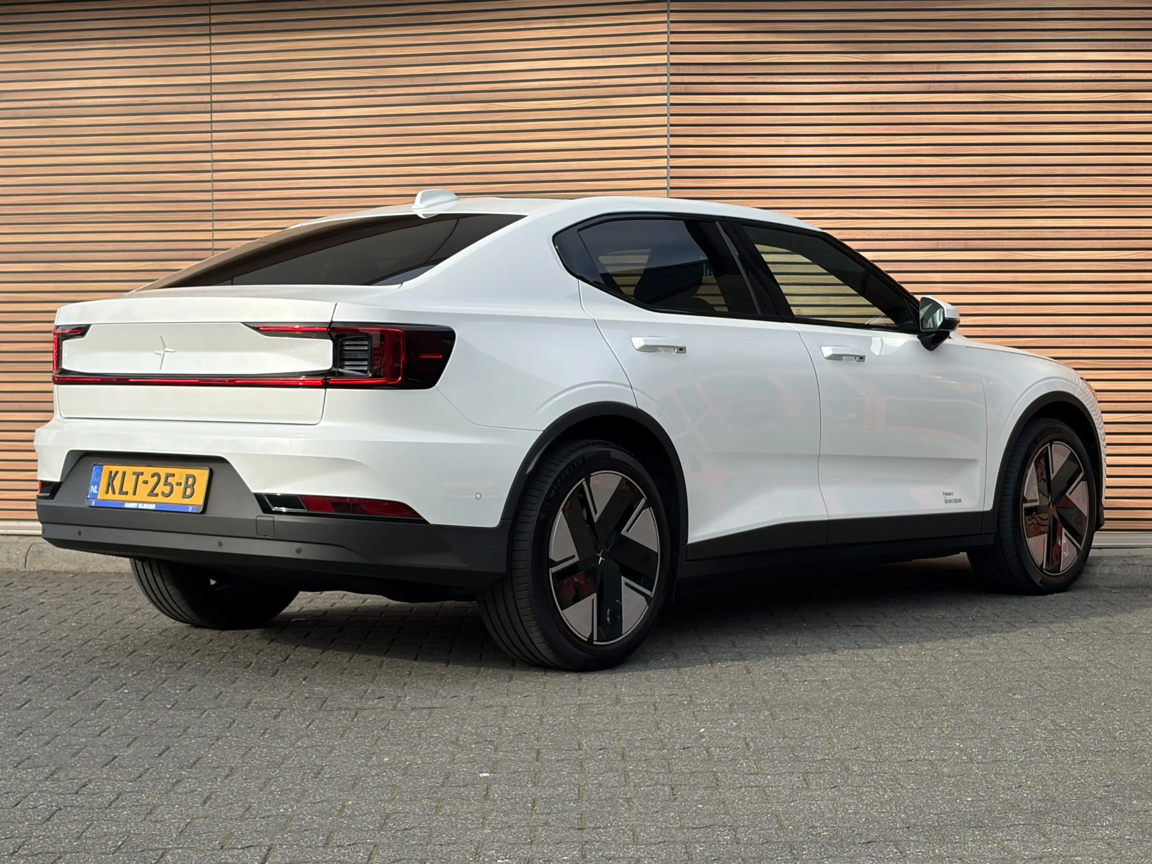 Polestar 2 Long Range Single Motor Prime 82 kWh panodak / Adp — photo 3