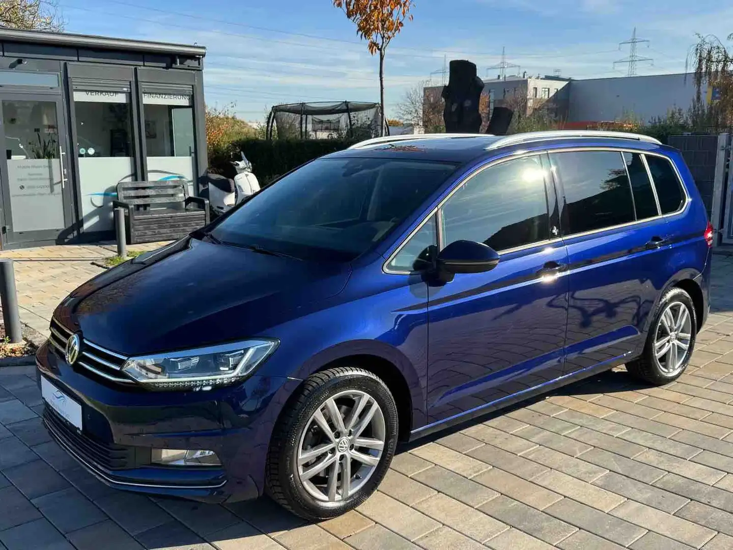 Volkswagen Touran Sound TSI *DSG*Pano*LED*Navi*AHK*2Hand* Blau - 1