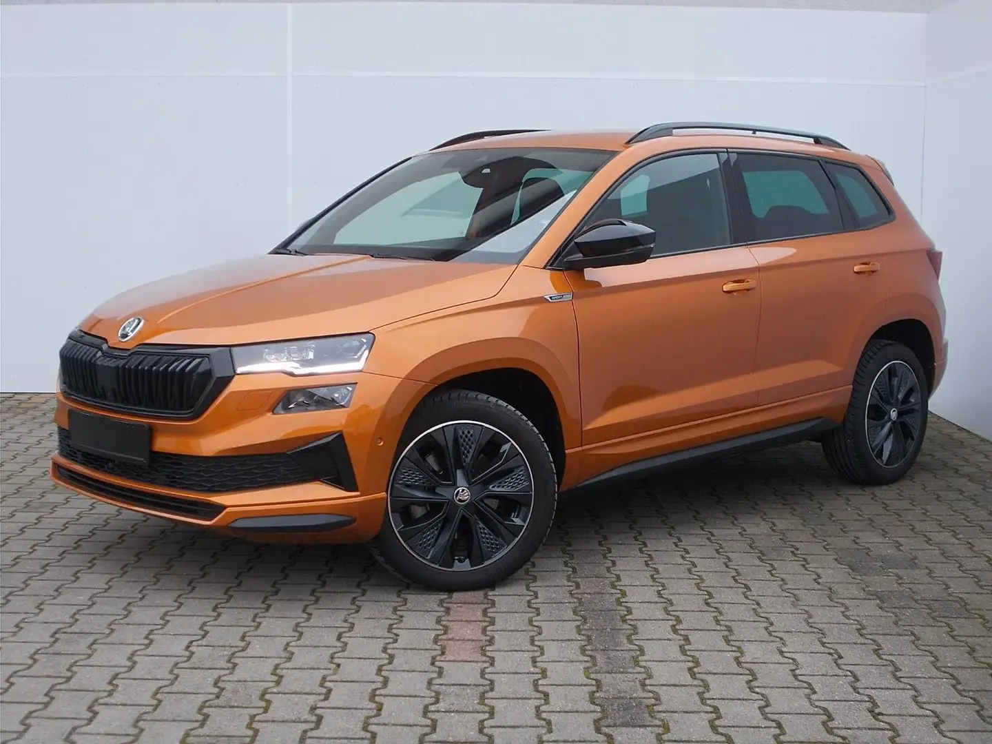 Skoda Karoq Sportline 1.5 TSI * DSG * Standheizung uvm Orange - 2