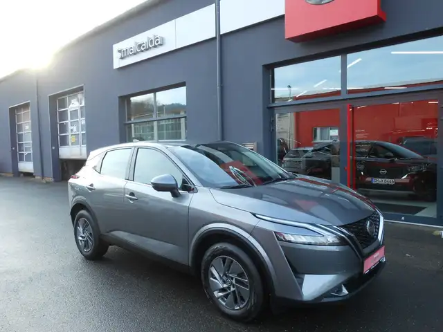 Nissan Qashqai Acenta*WINTERPAKET*NAVI*WINTERRÄDER