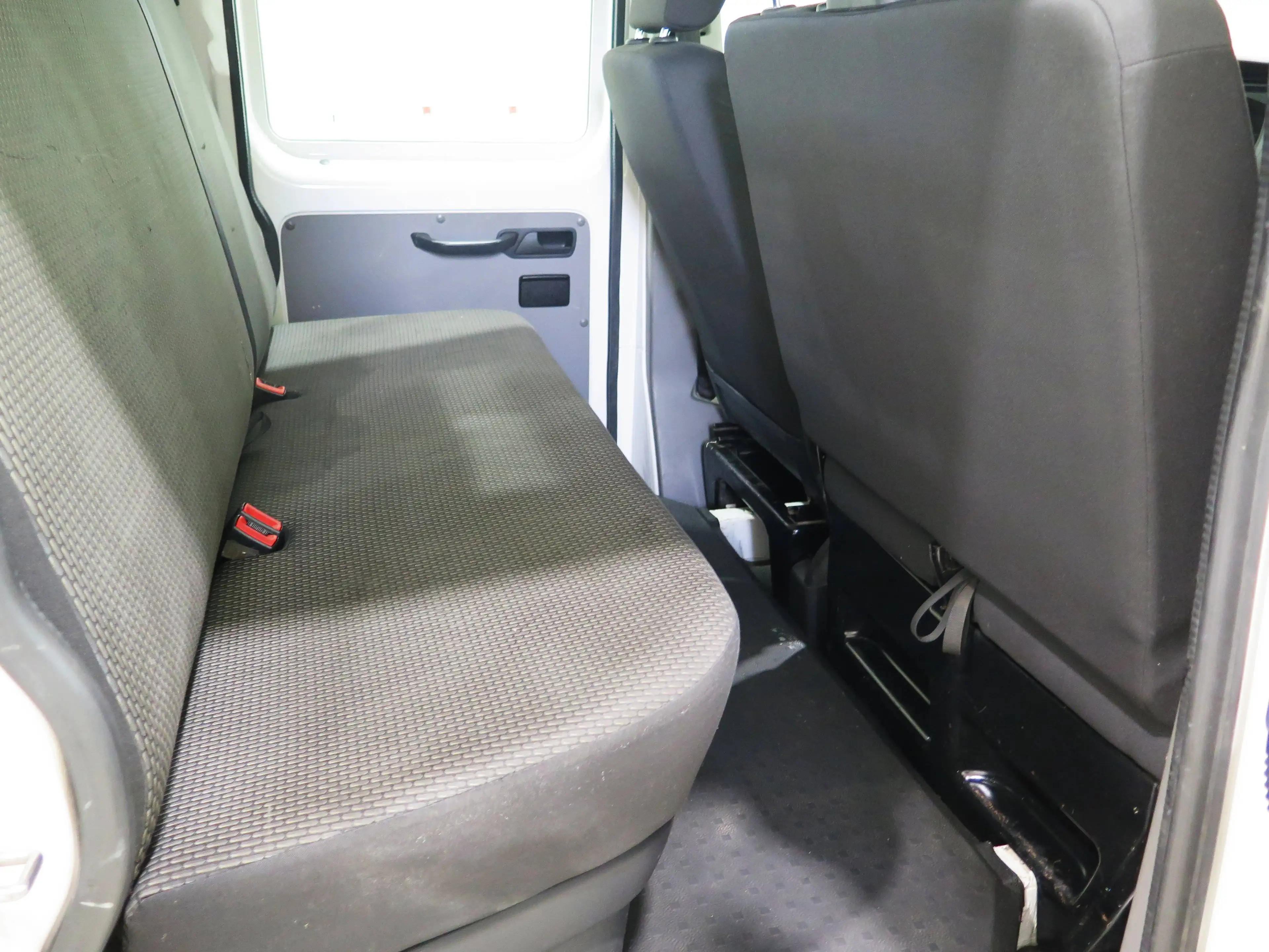 Volkswagen T6.1 Transporter FWD lang Doppelkabine EcoProfi — photo 13
