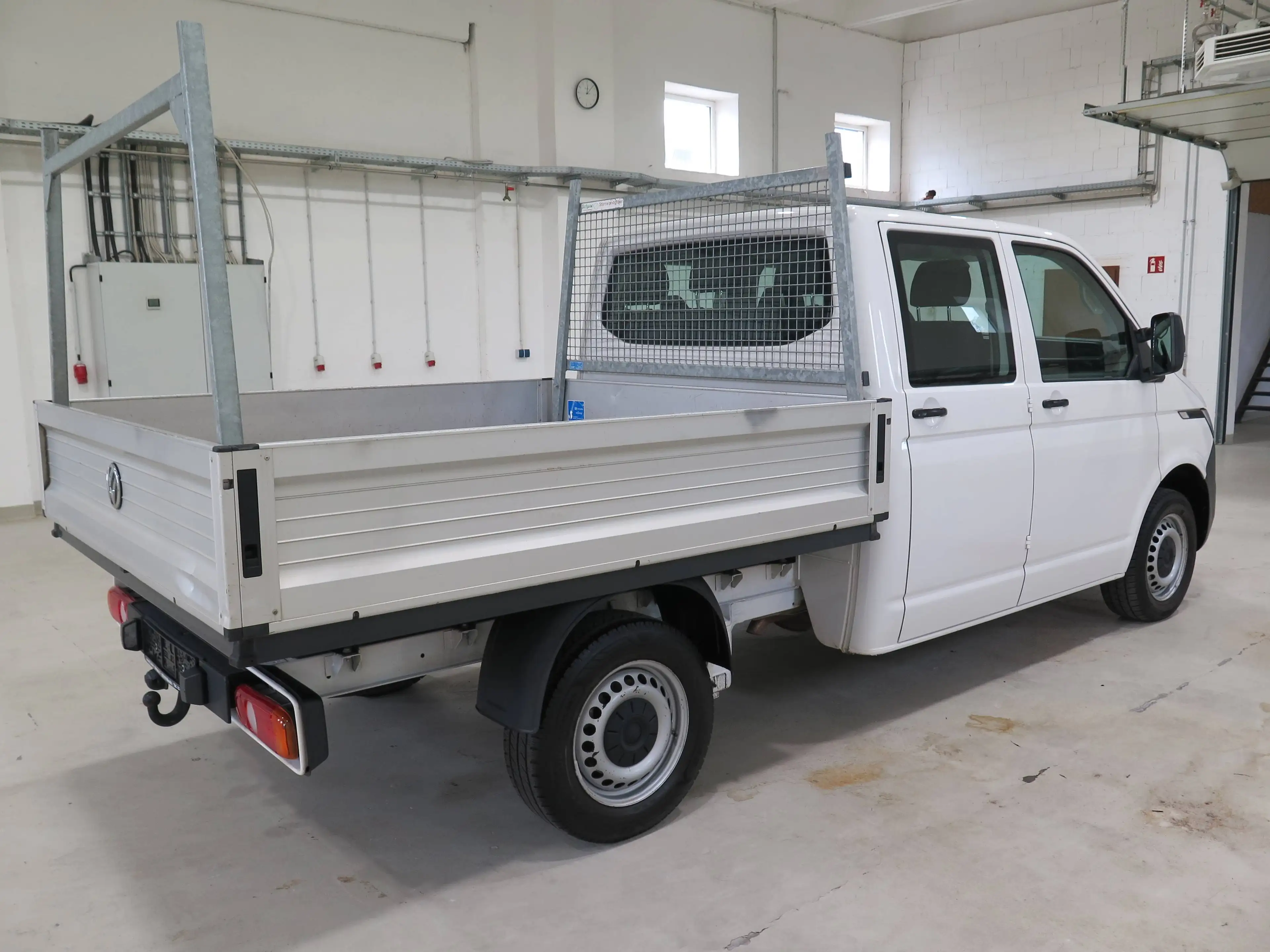 Volkswagen T6.1 Transporter FWD lang Doppelkabine EcoProfi — photo 2