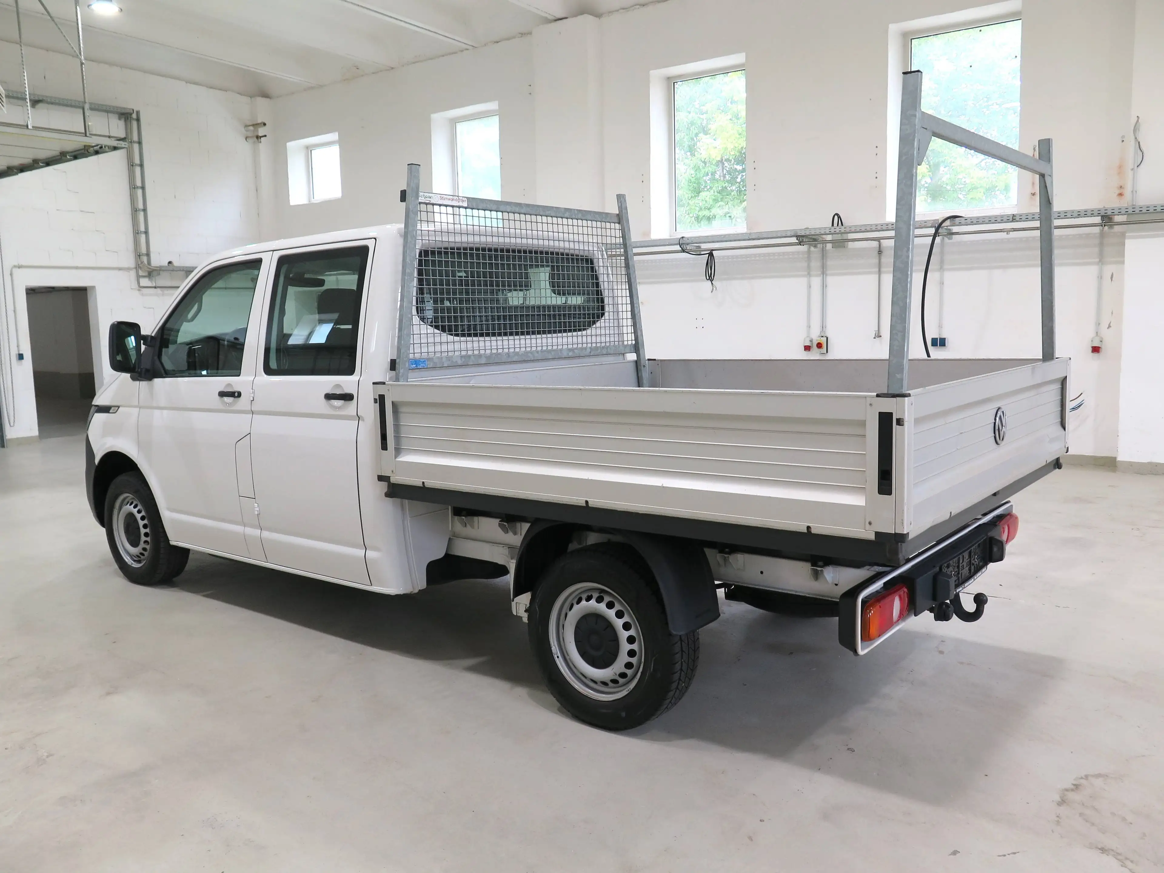 Volkswagen T6.1 Transporter FWD lang Doppelkabine EcoProfi — photo 4
