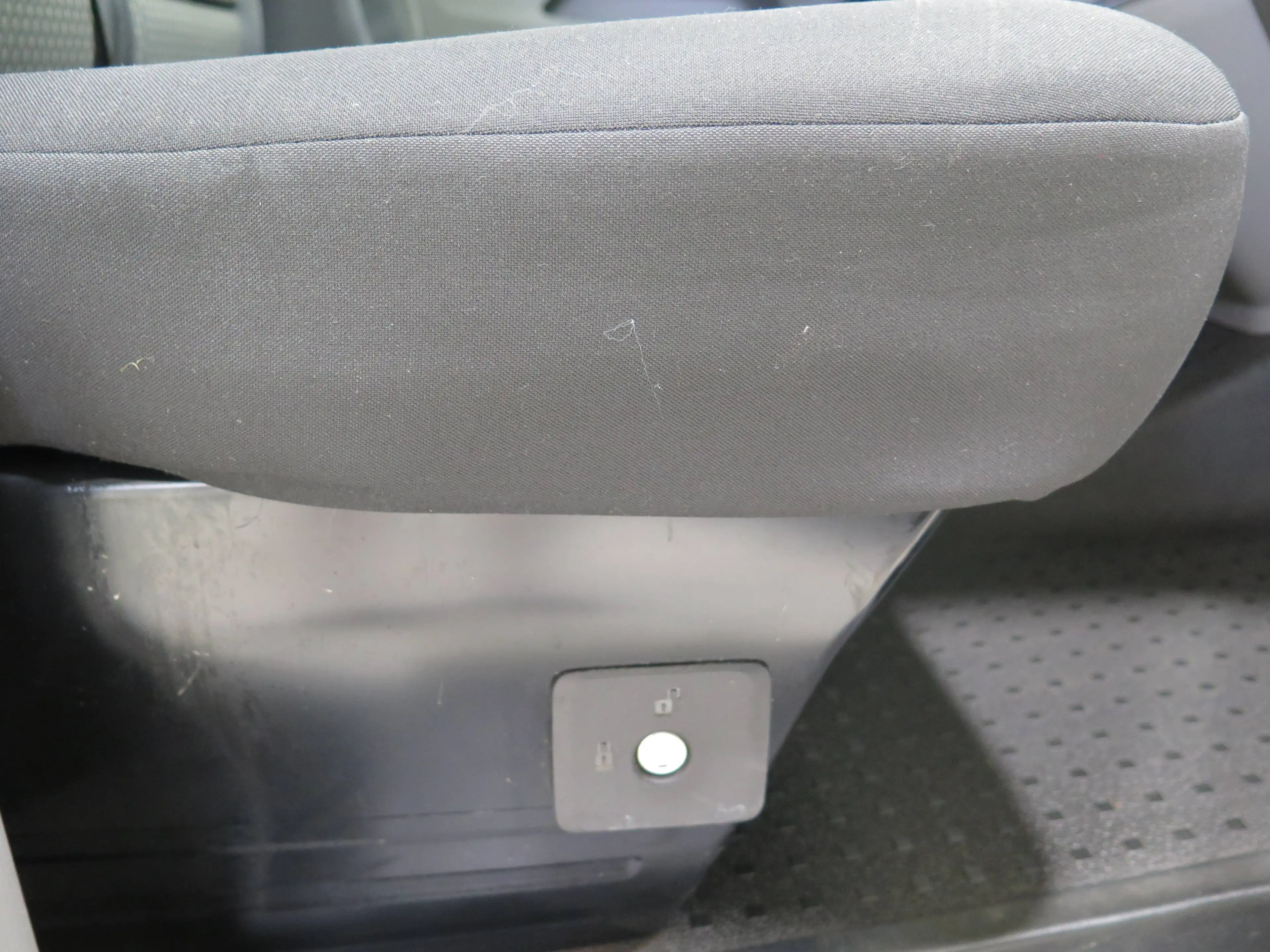 Volkswagen T6.1 Transporter FWD lang Doppelkabine EcoProfi — photo 14