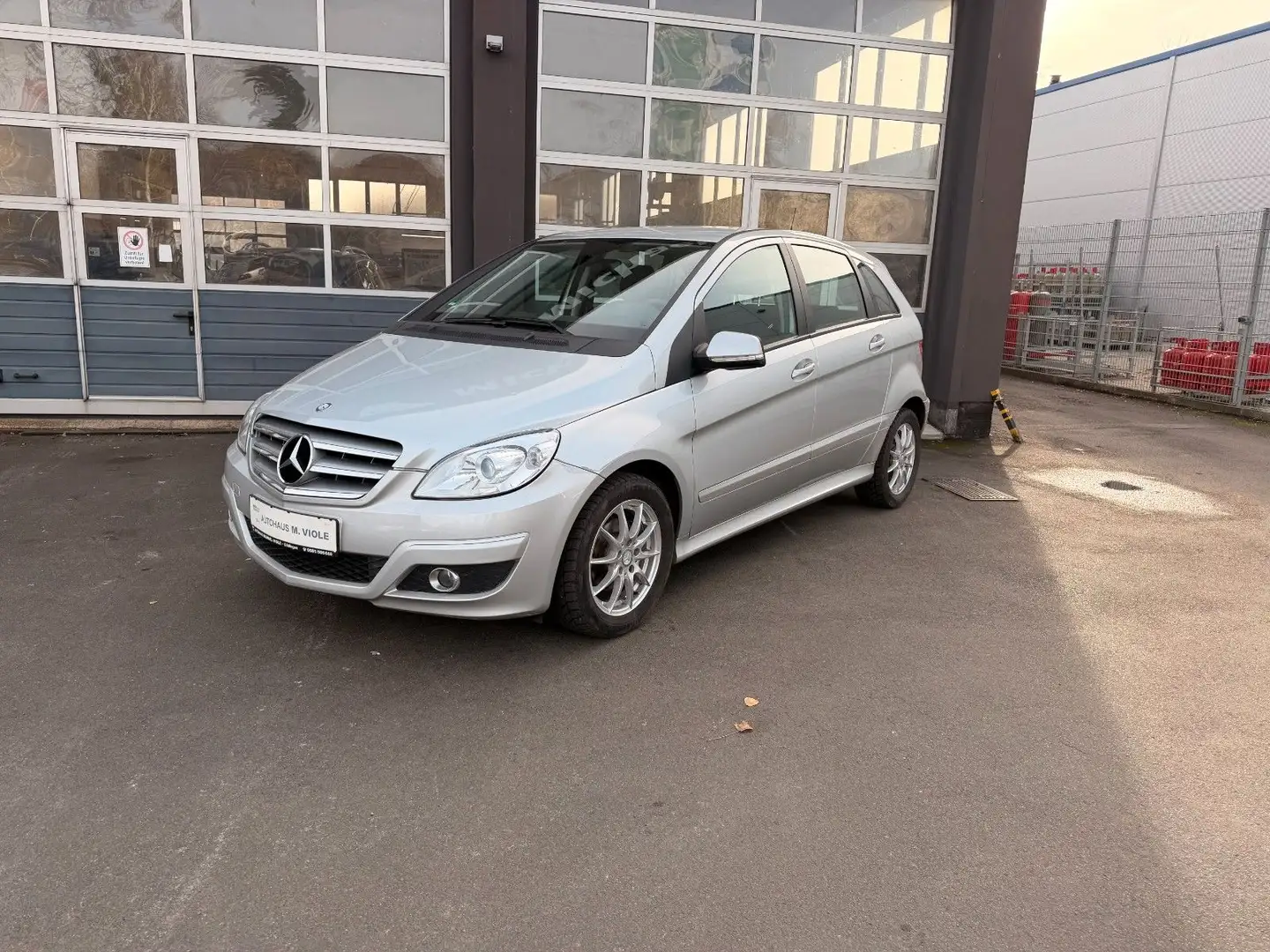 Mercedes-Benz B 180 B180 Sports Tourer Silver - 1