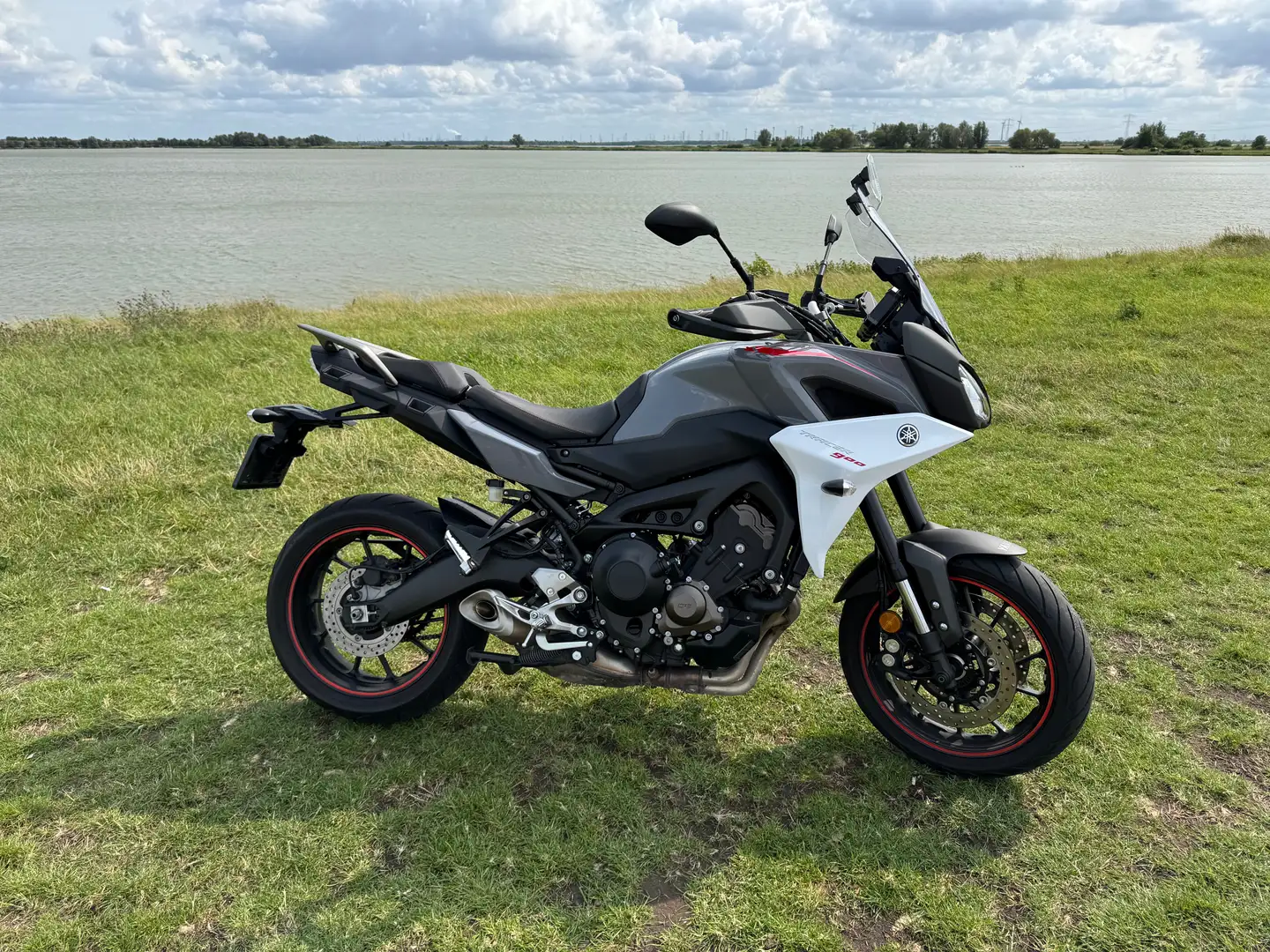 Yamaha Tracer 900 Grijs - 1