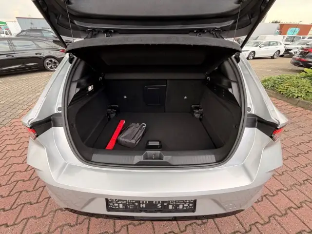 Opel Astra view 13
