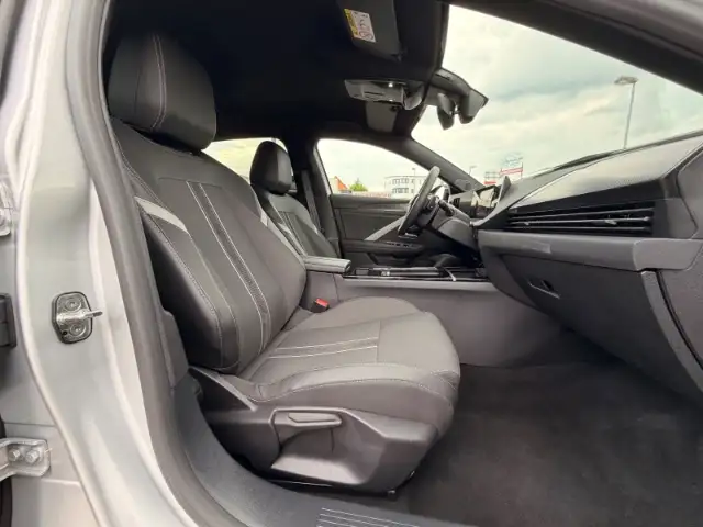 Opel Astra view 14