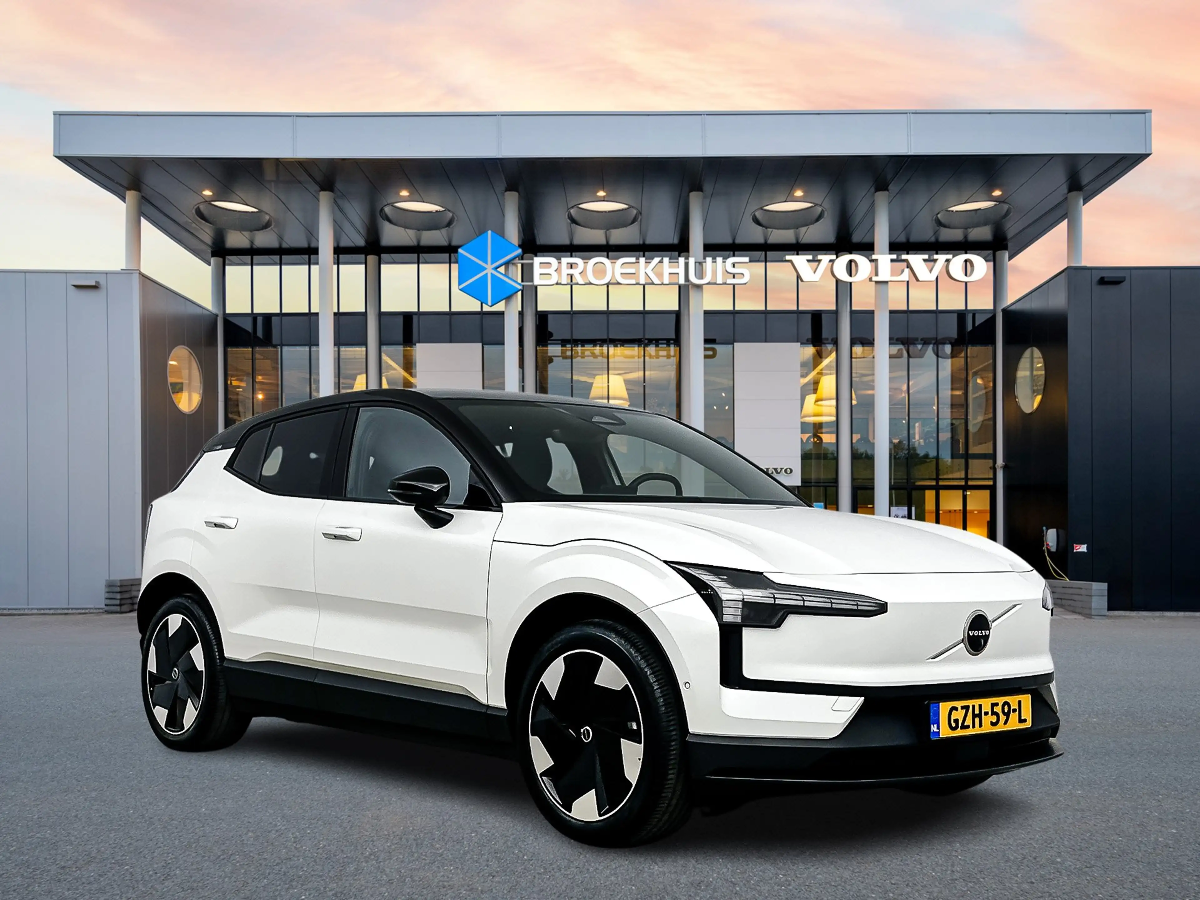 Volvo EX30 Single Motor Extended Range Ultra 69 kWh | 19" | P — photo 2