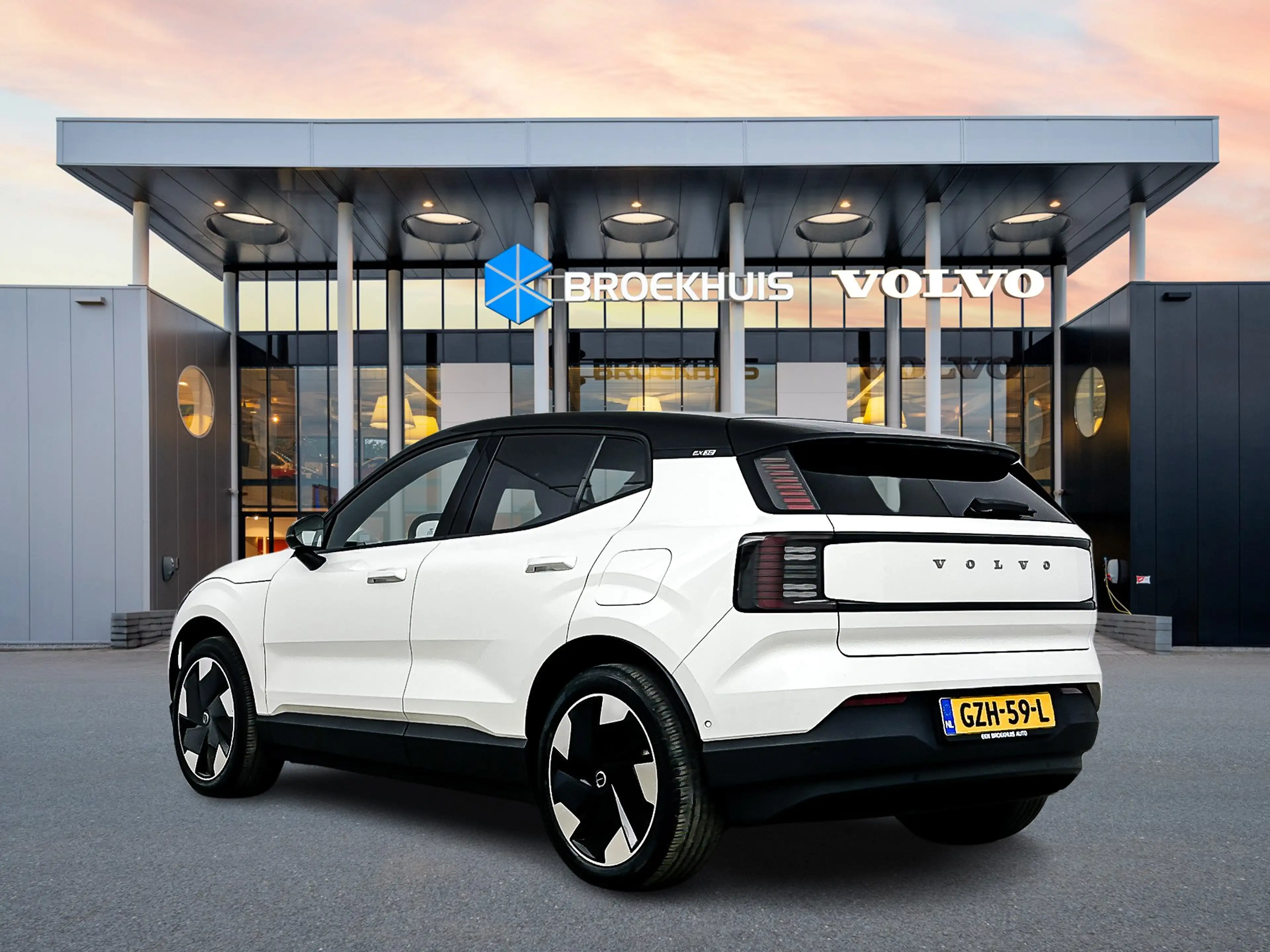 Volvo EX30 Single Motor Extended Range Ultra 69 kWh | 19" | P — photo 3