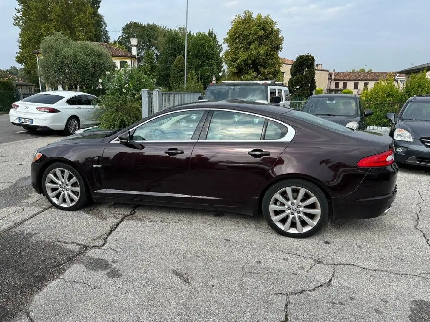Jaguar XF 3.0 DS V6 Premium Luxury Rot - 2