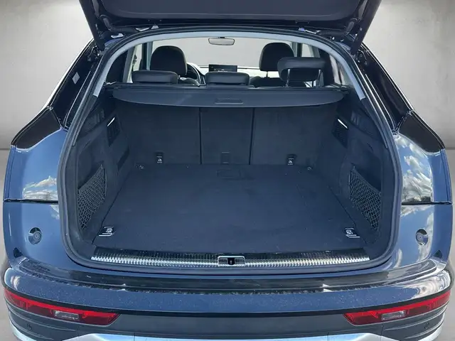 Audi Q5 view 6