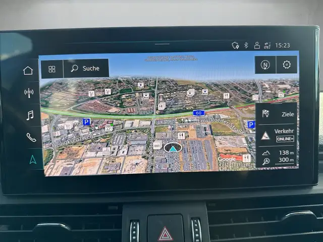 Audi Q5 view 11