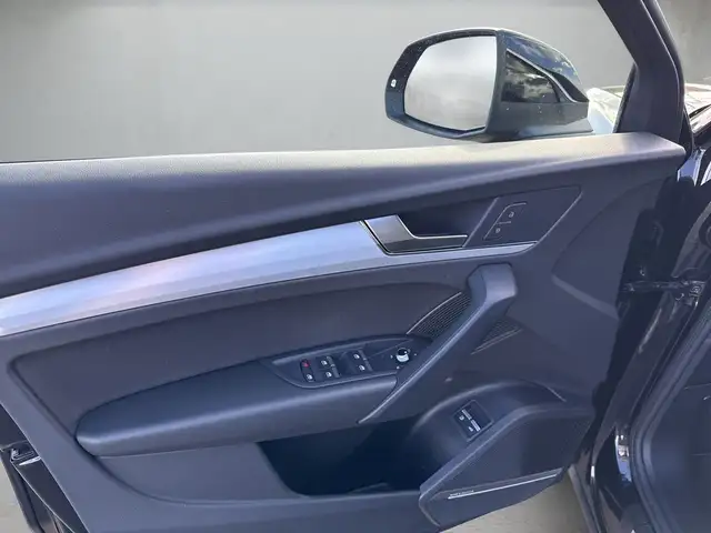 Audi Q5 view 7