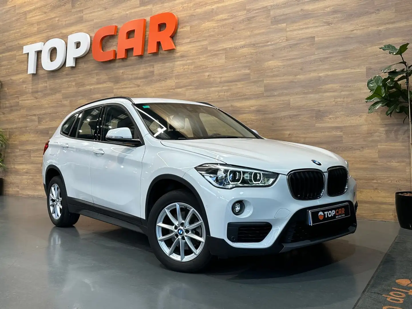 BMW X1 sDrive 18dA Business Blanco - 1