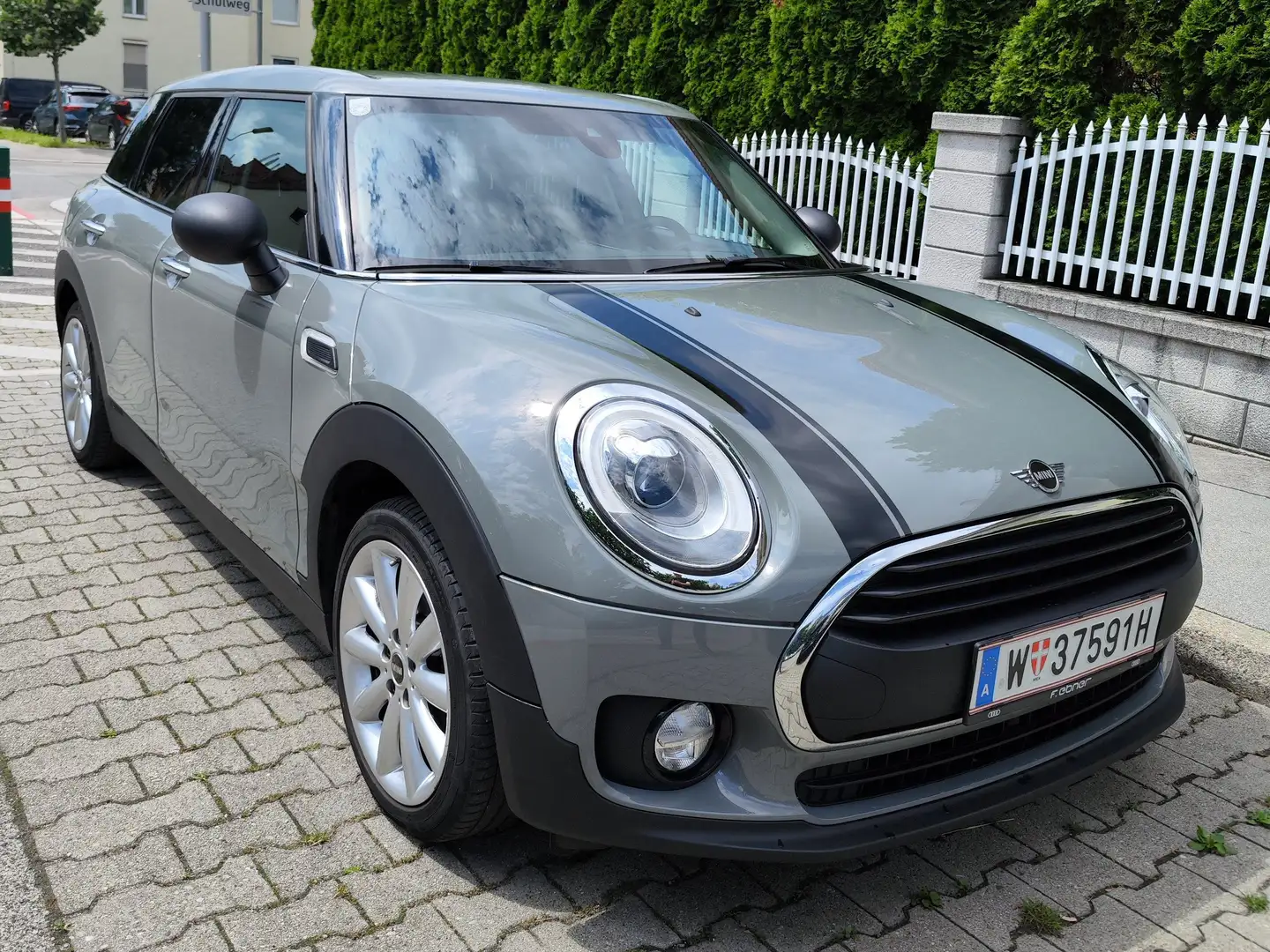MINI One D Clubman MINI Clubman One D Aut. Grau - 1