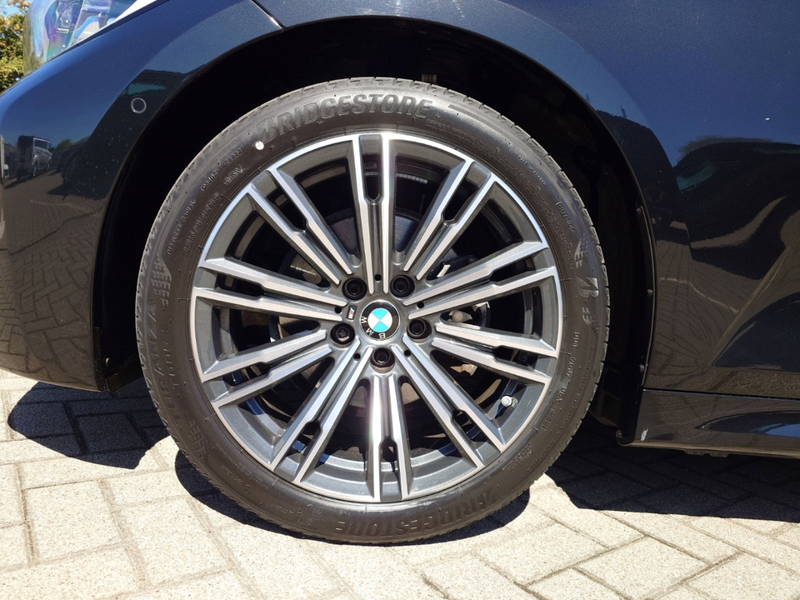 BMW 320 i Aut. M Sport touring/Laser/Pano/Navigation — photo 7