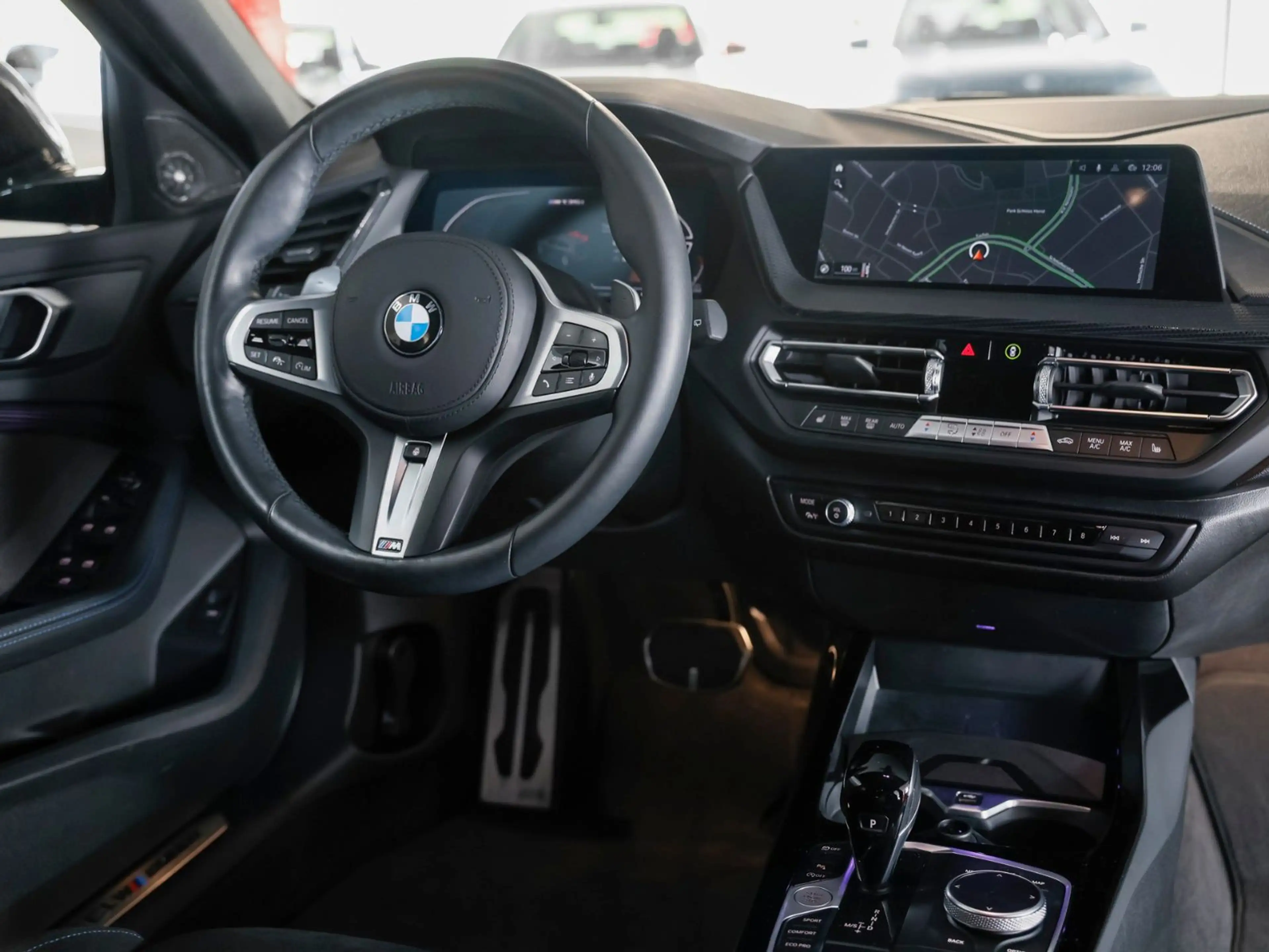 BMW 135 i xDrive*INDIVIDUAL-LED-HARMANK-SPORTSITZE* — photo 13