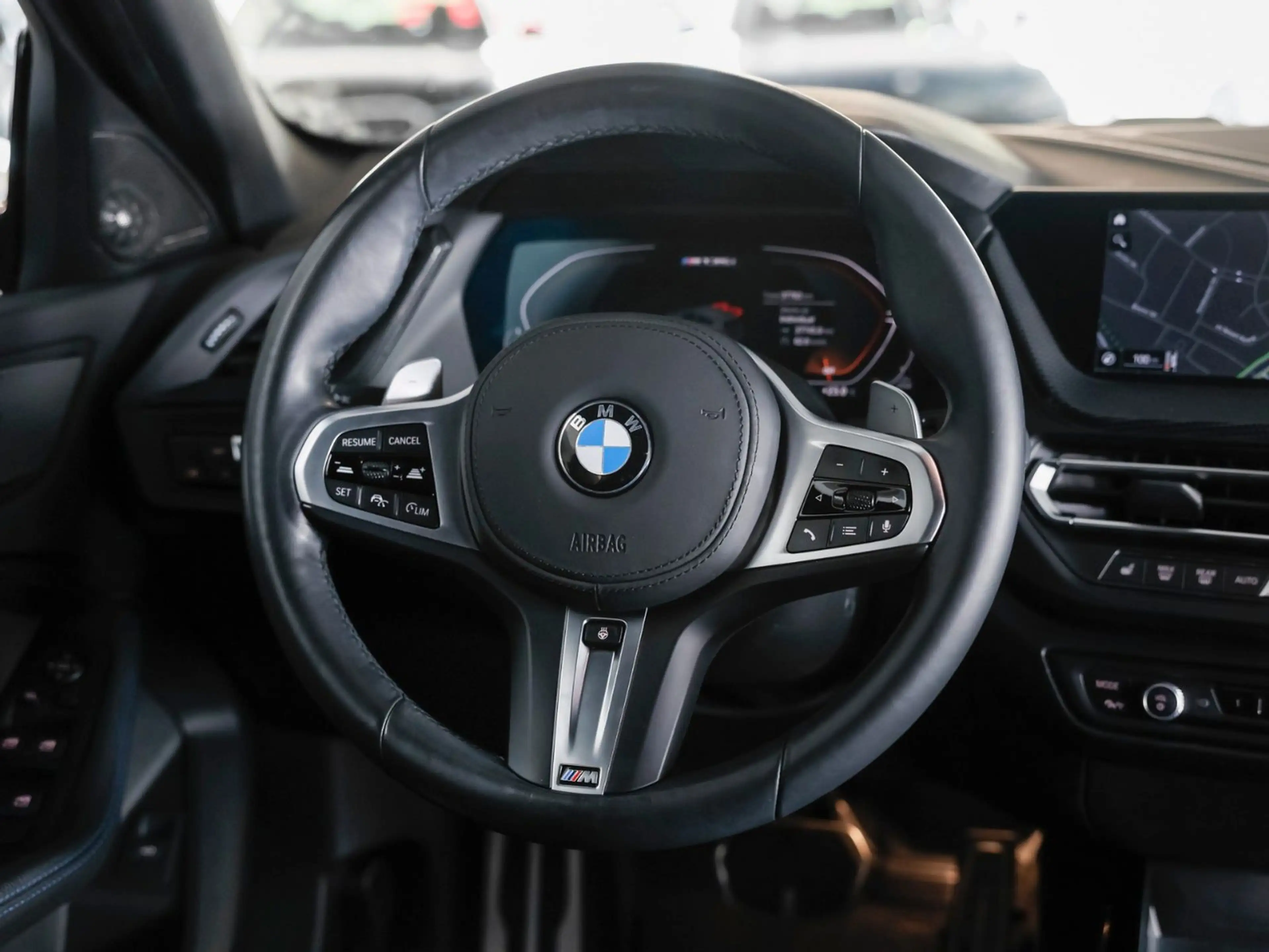 BMW 135 i xDrive*INDIVIDUAL-LED-HARMANK-SPORTSITZE* — photo 15
