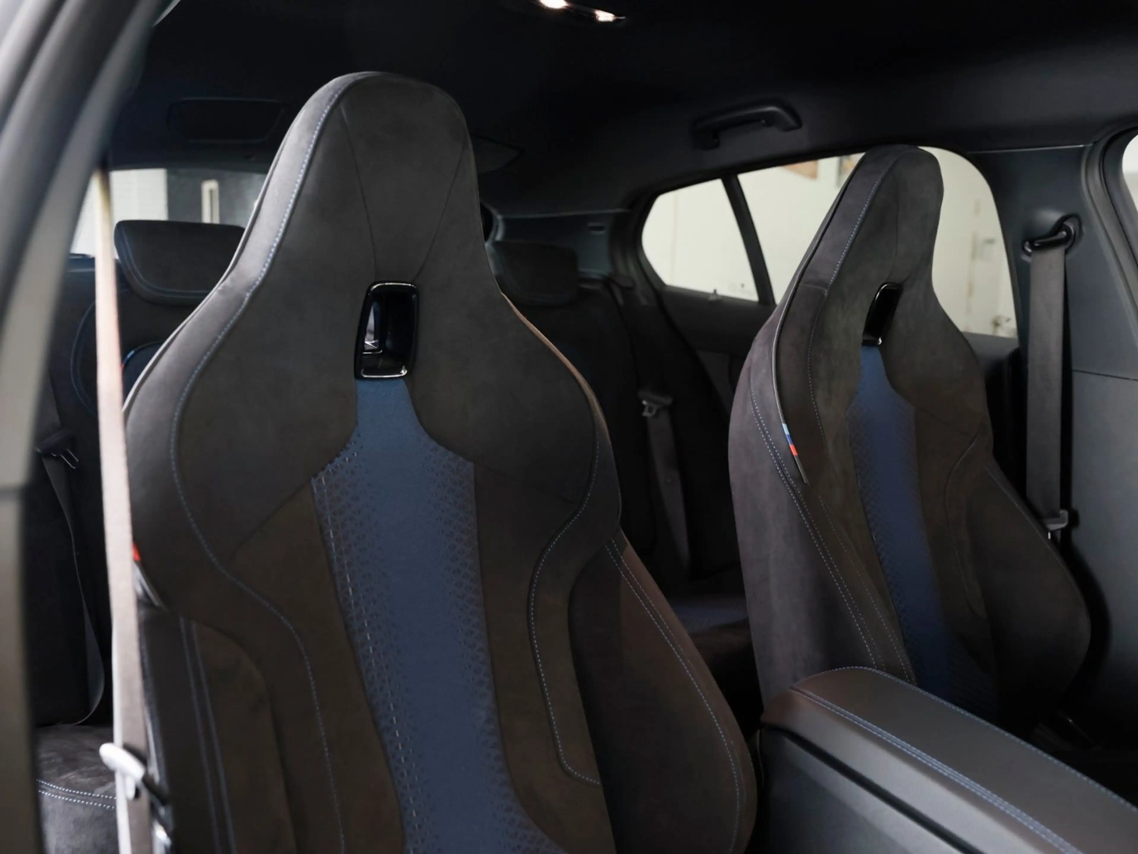 BMW 135 i xDrive*INDIVIDUAL-LED-HARMANK-SPORTSITZE* — photo 10
