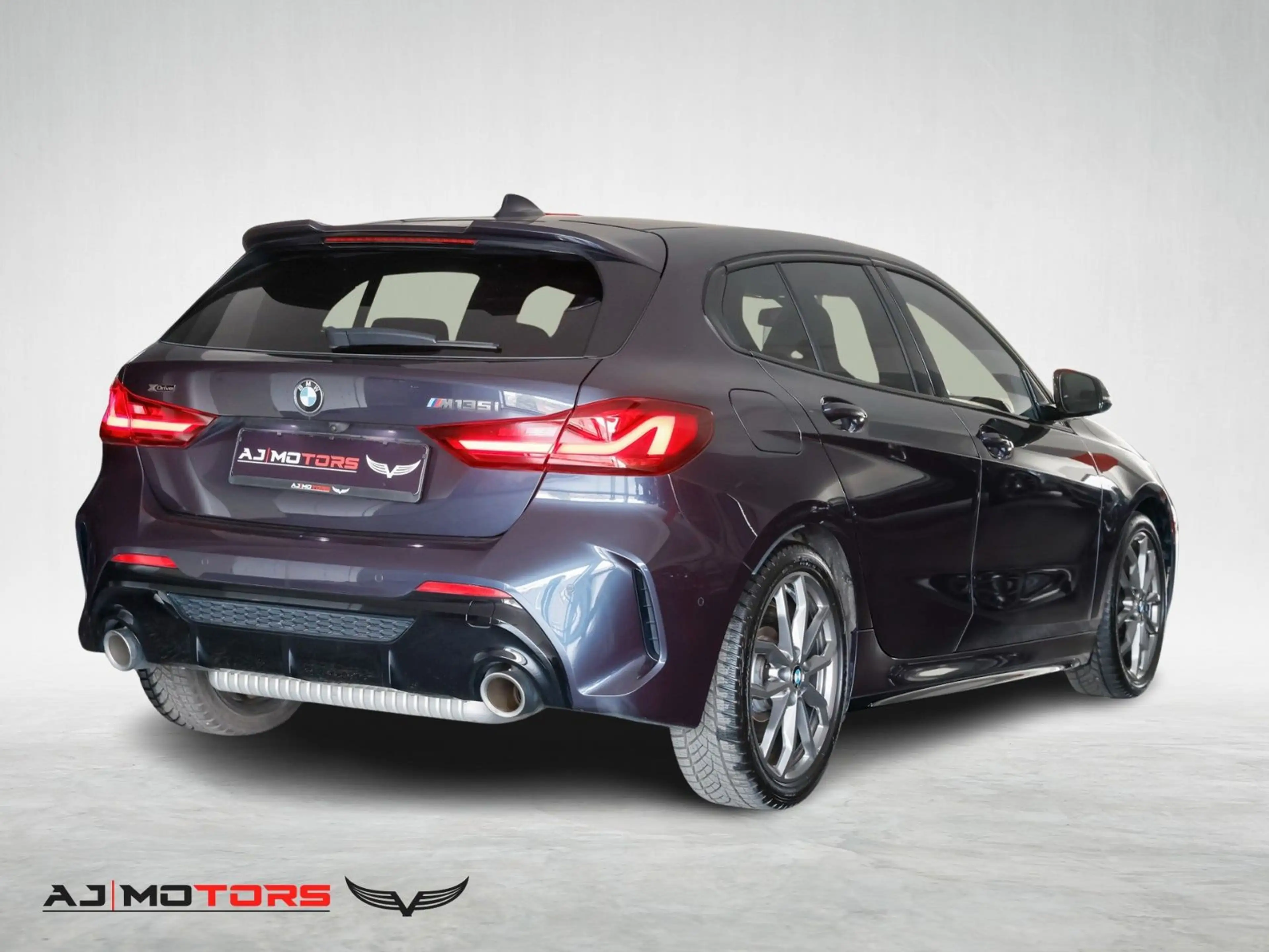 BMW 135 i xDrive*INDIVIDUAL-LED-HARMANK-SPORTSITZE* — photo 3