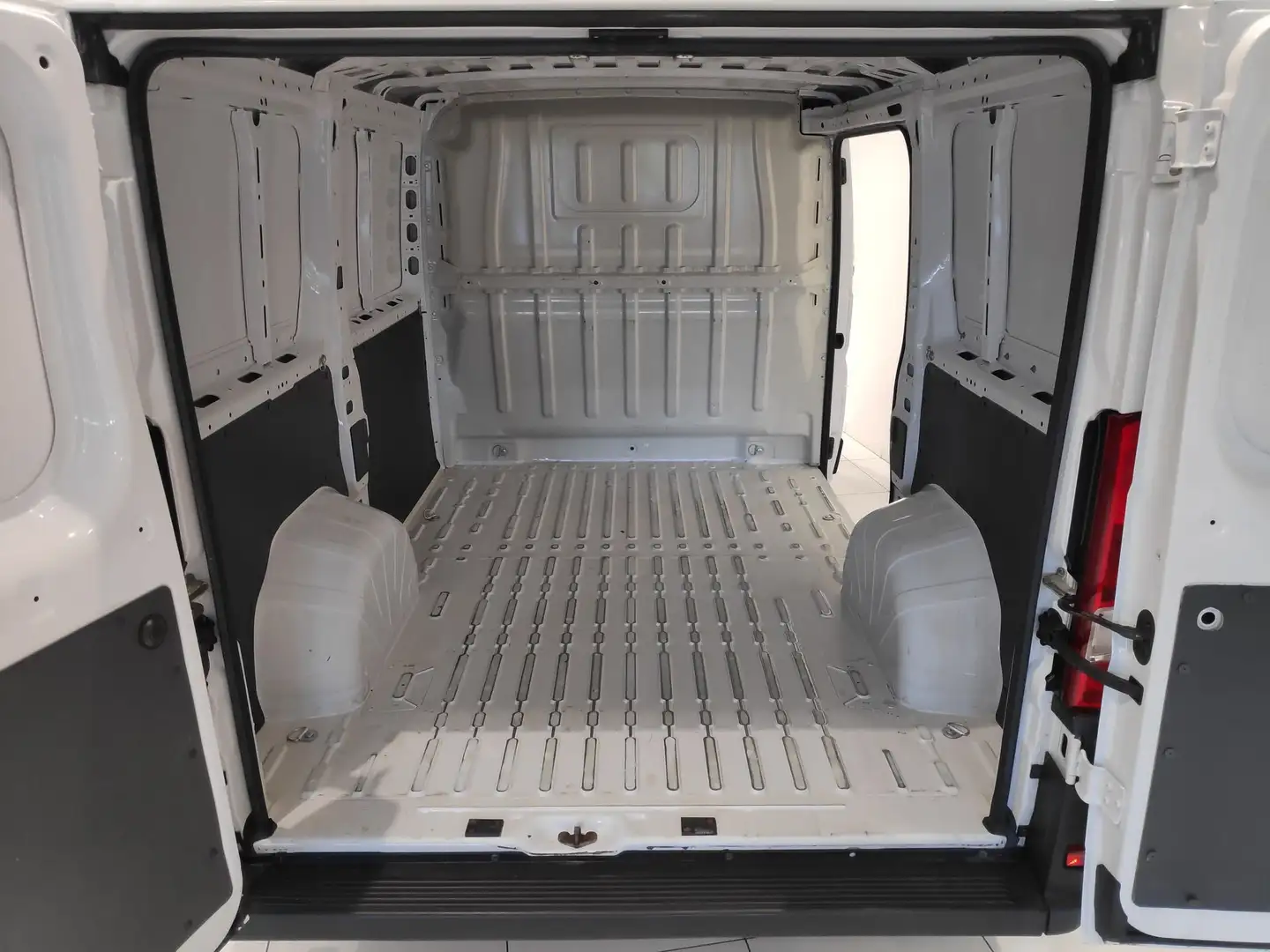 Peugeot Boxer Boxer 330 2.2 BlueHDi 140 S&S PC-TN Furgone*3 POS Blanc - 2