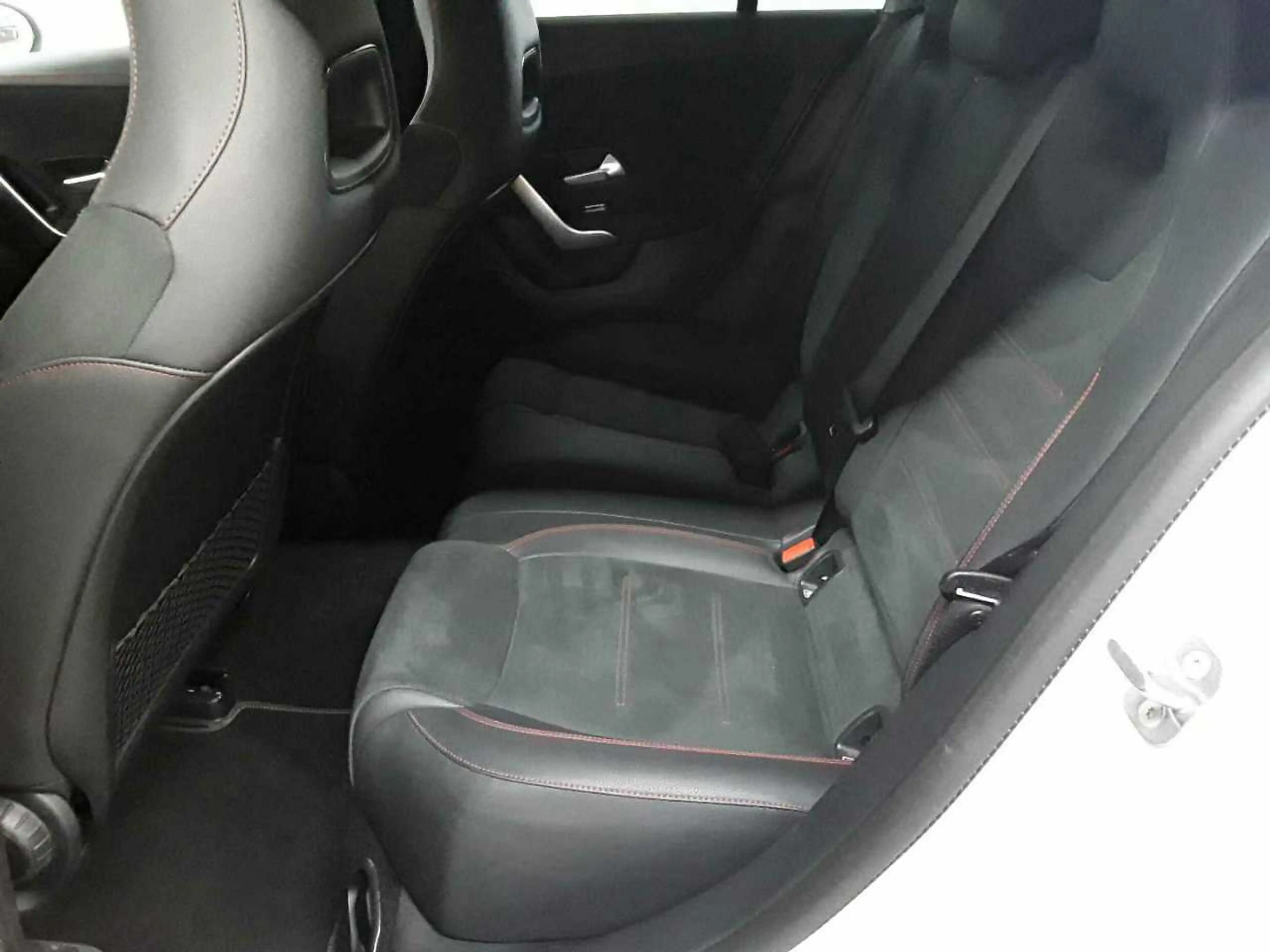 Mercedes-Benz CLA 220 CLA 220 d SB 8G-AMG BusiP MBUX Sound — photo 13