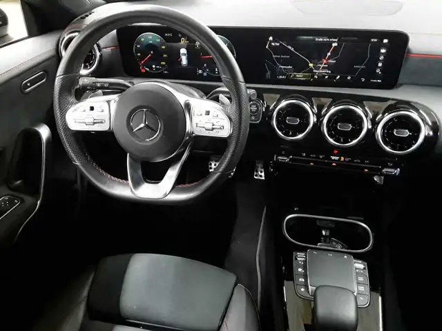 Mercedes-Benz 220 view 10