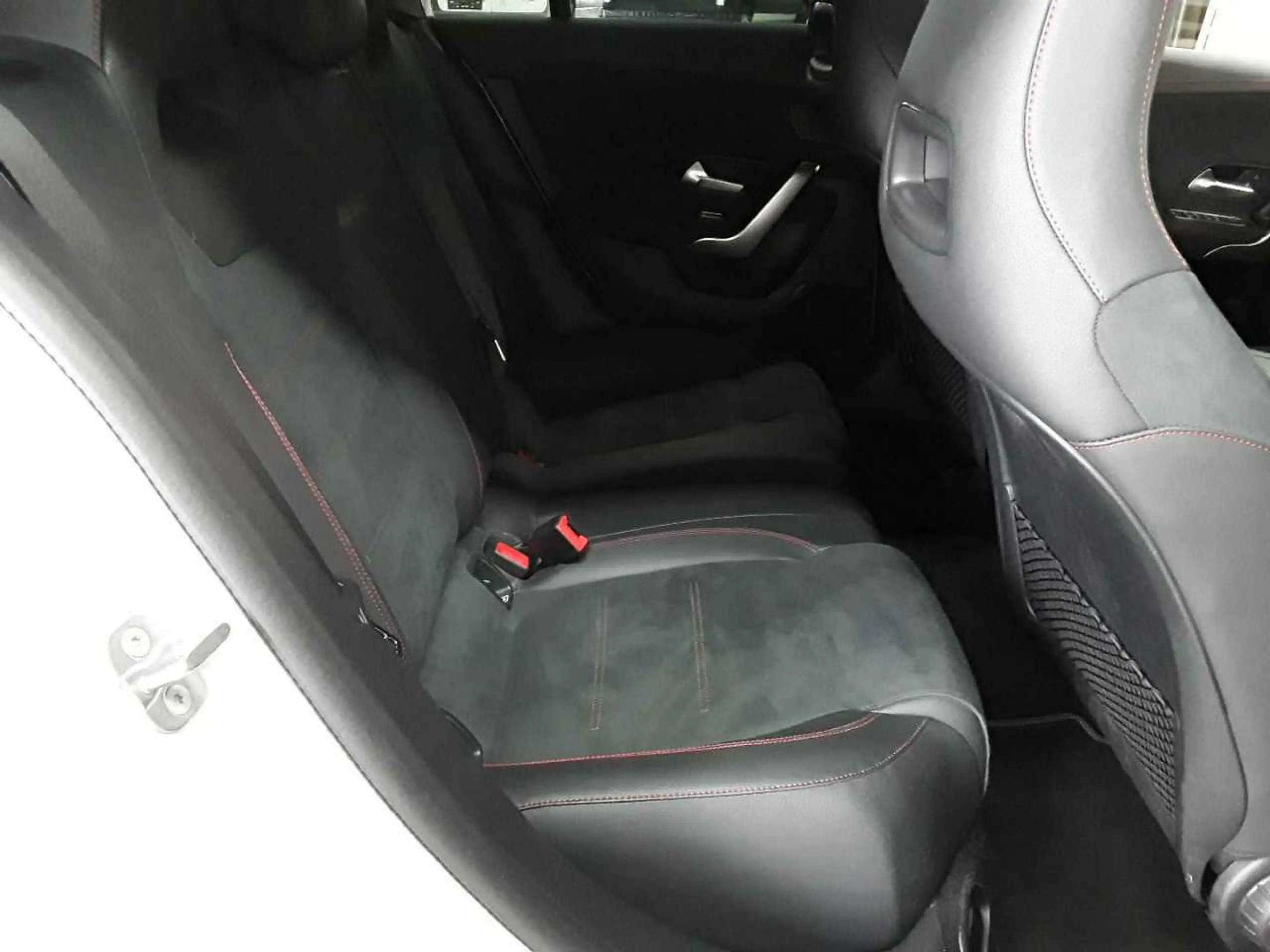 Mercedes-Benz CLA 220 CLA 220 d SB 8G-AMG BusiP MBUX Sound — photo 14
