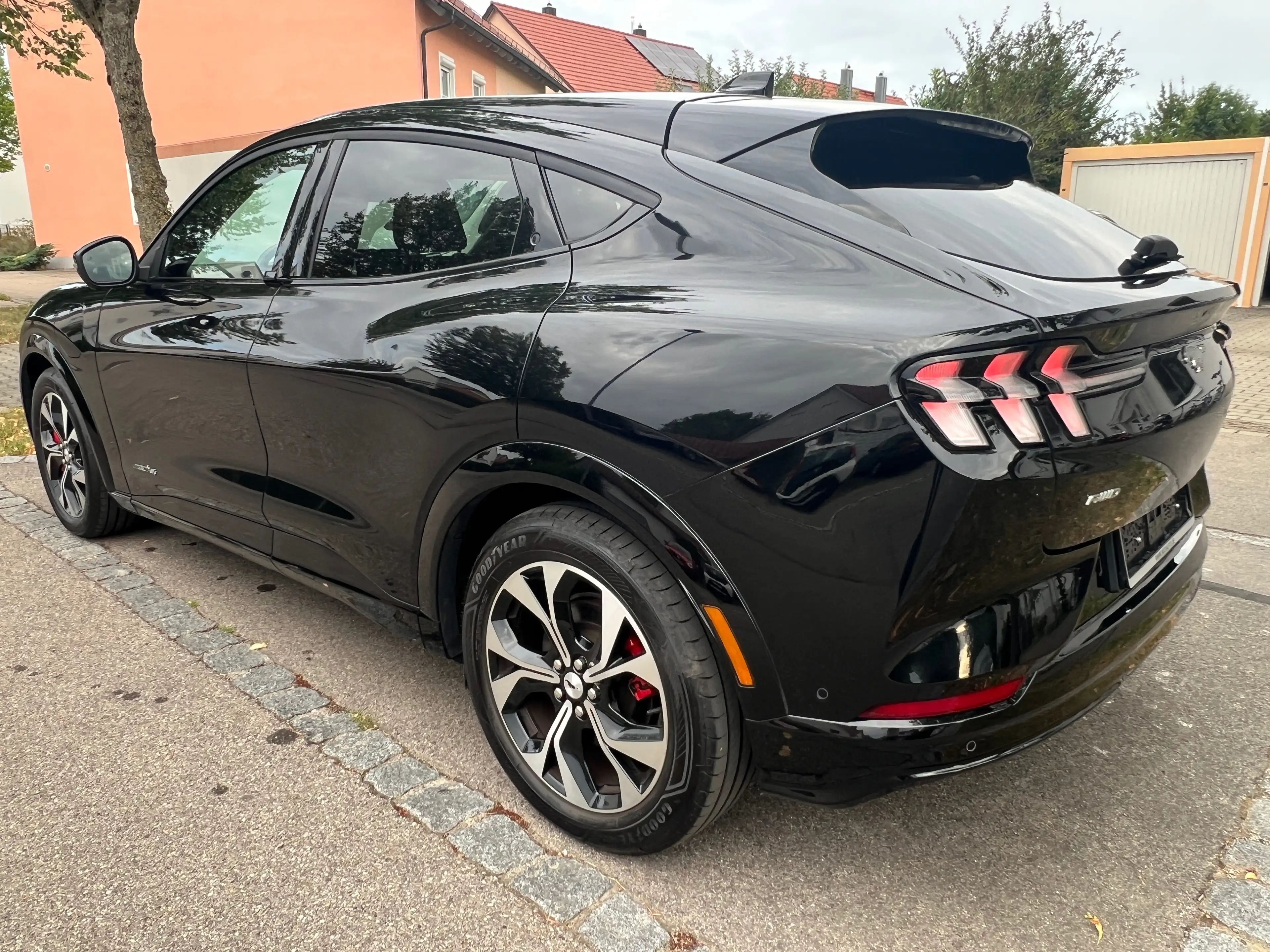 Ford Mustang Mach-E AWD, LED, Digitales Cockpit, Leder, SHZ, Navi — photo 8