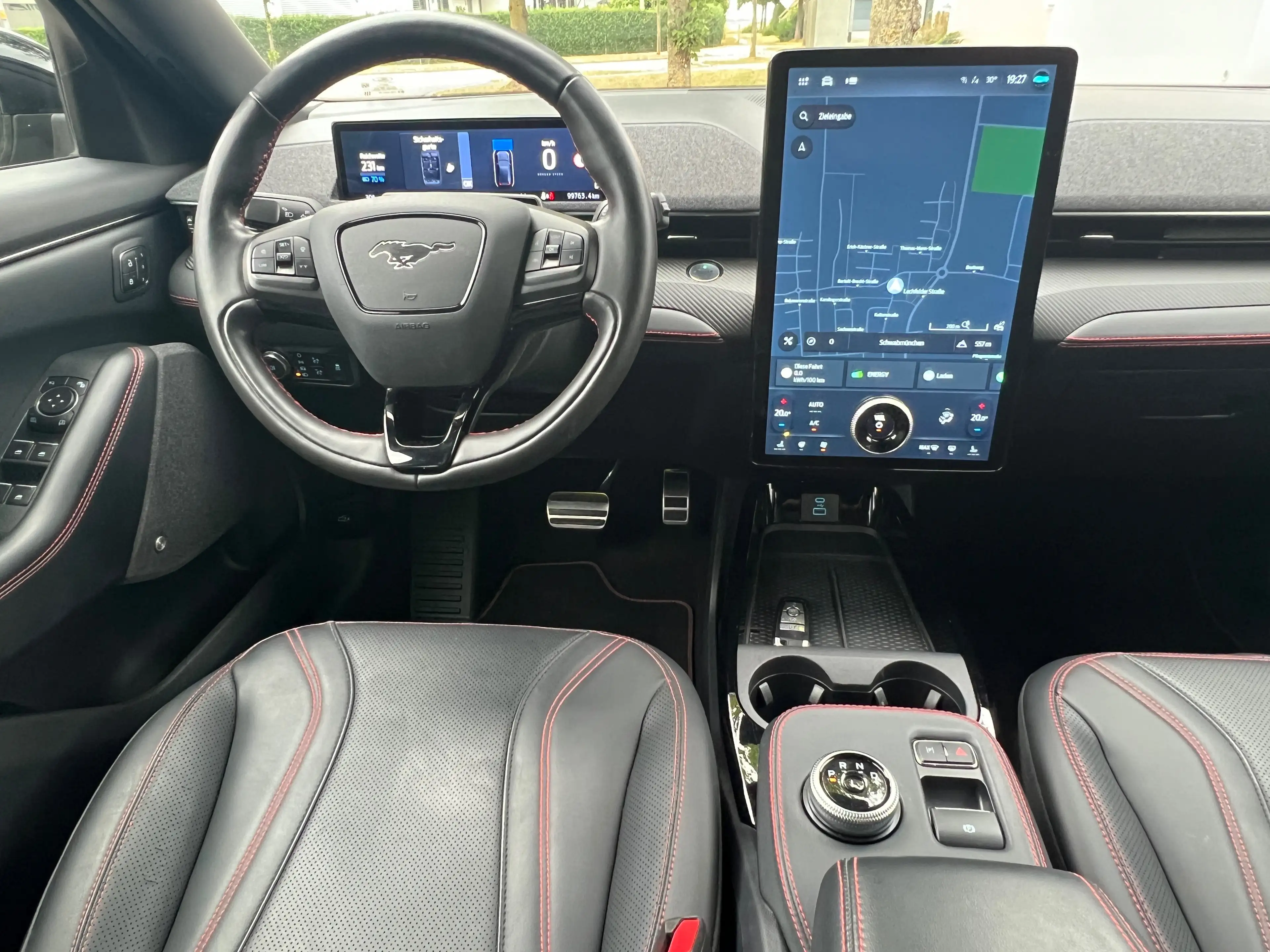 Ford Mustang Mach-E AWD, LED, Digitales Cockpit, Leder, SHZ, Navi — photo 14