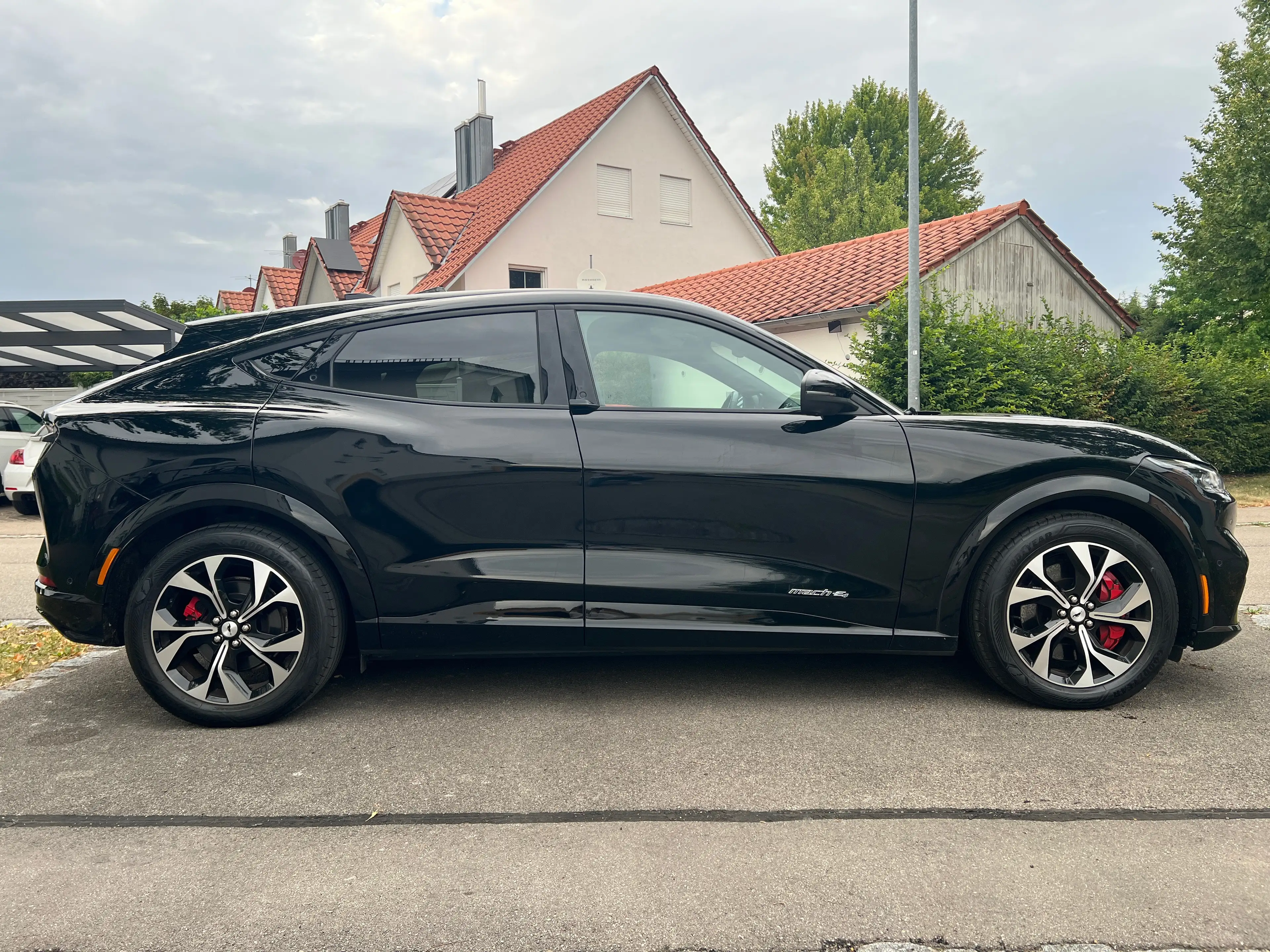 Ford Mustang Mach-E AWD, LED, Digitales Cockpit, Leder, SHZ, Navi — photo 5